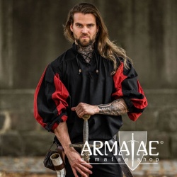 Landsknechthemd Albert in Schwarz Rot von Leonardo Carbone bei Armatae.shop