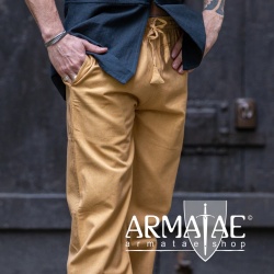 Mittelalter-Hose „Veit“ Honigbraun mit Gummizug | Bequeme Baumwollhose für Alltag & Events auf https://armatae.shop - Bild 2