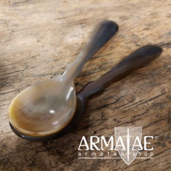 Löffel aus poliertem und versiegeltem Horn in mittlerer Größe bei https://armatae.shop