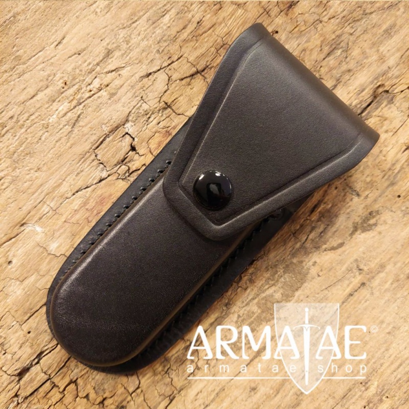 Lederetui für Taschenmesser mit max. 14 cm Grifflänge bei https://armatae.shop