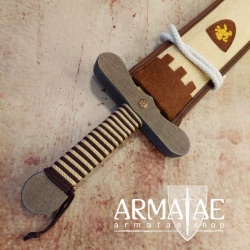Holzschwert mit Textil Scheide und Kordel auf https://armatae.shop