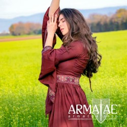 Edles Viskose Kleid Rostrot von Leonardo Carbone auf https://armatae.shop - Bild 1
