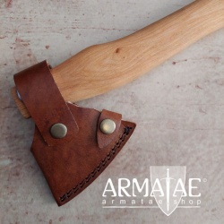 Wikinger Wurfaxt klein AH323NF mit Lederscheide auf https://armatae.shop