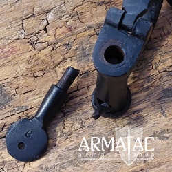 Mittelalter Handschellen aus Stahl mit Schraub- Stiftschlüssel auf https://armatae.shop
