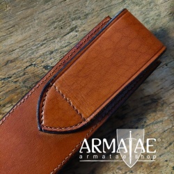 Köcher ABM0616512100 für Armbrustbolzen aus robustem Leder auf https://armatae.shop