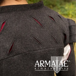 Handgefertigter Wams Aramis, Made in Europe auf https://armatae.shop