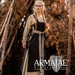 Überkleid "Hildegard" Braun auf https://armatae.shop