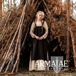 Überkleid "Hildegard" Braun auf https://armatae.shop