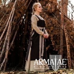 Überkleid "Hildegard" Braun auf https://armatae.shop