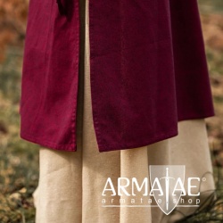 Überkleid "Hildegard" Rot auf https://armatae.shop