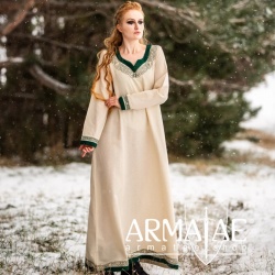 Wikinger Kleid "Lagertha" Natur/Grün auf https://armatae.shop