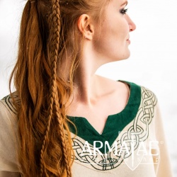 Wikinger Kleid "Lagertha" Natur/Grün auf https://armatae.shop