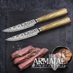 2 Stück Damast Steakmesser mit Eichenbretter auf https://armatae.shop