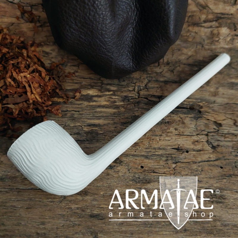 Traditionell gebackene Ton Tabakpfeife des 17. Jhd. Flamme auf https://armatae.shop