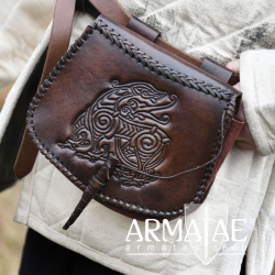 Gürteltasche mit Drachen-Prägung, Leder, Braun auf https://armatae.shop