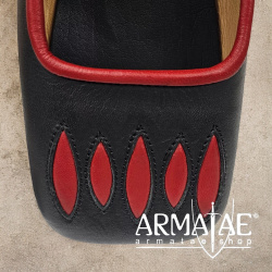 Kuhmaulschuhe / Renaissance Schuhe schwarz-rot "Caspar" auf https://armatae.shop