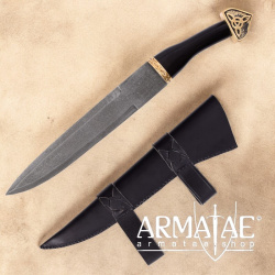 Sax aus Damaszenerstahl mit schwarzer Lederscheide & Horngriff auf https://armatae.shop