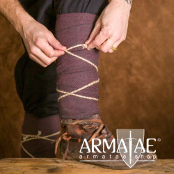 Wadenwickel "Woodland" Burgunder / Grau von Epic Armoury auf https://armatae.shop