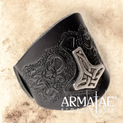 Leder Armband "Mjölnir" auf https://armatae.shop