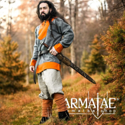 Wikinger Tunika Wolle "Roland" Grau auf https://armatae.shop