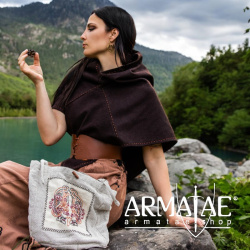 Umhängetasche mit Wikinger Stickerei "Tora" Natur auf https://armatae.shop