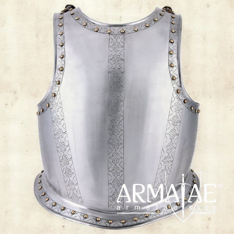 Mittelalterlicher Brustpanzer, Harnisch mit Gravierungen, Stahl auf https://armatae.shop