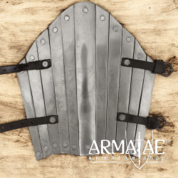 Armstulpe mit Stahlstreifen auf https://armatae.shop