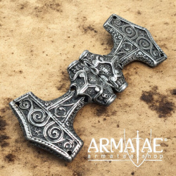 Mächtige Schließe Mjölnir Silberfarben auf https://armatae.shop