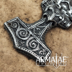 Mächtige Schließe Mjölnir Silberfarben auf https://armatae.shop