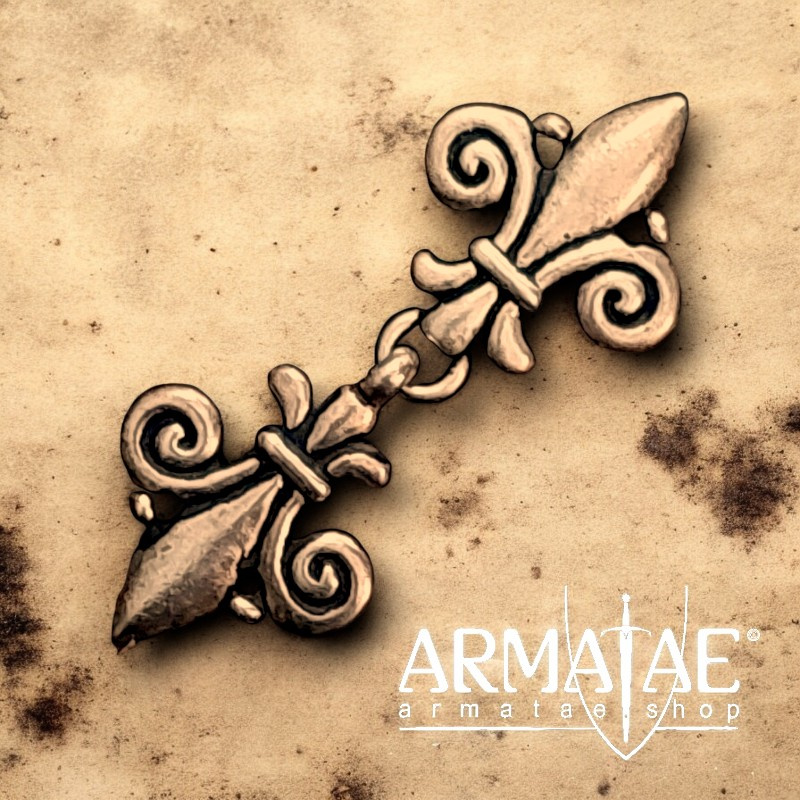 Gewandschließen Lilie Bronze auf https://armatae.shop