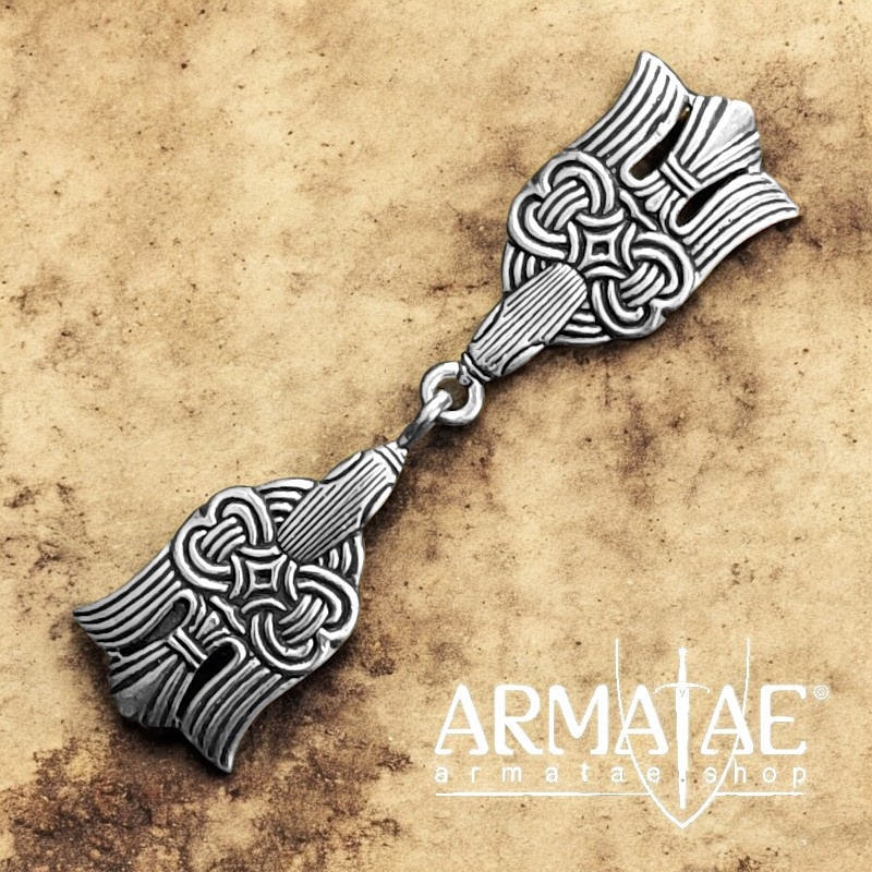 Gewandhaken Hugin & Munin Silbern auf https://armatae.shop