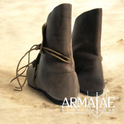 Wikingerstiefel "Joar" Nubukleder braun auf https://armatae.shop