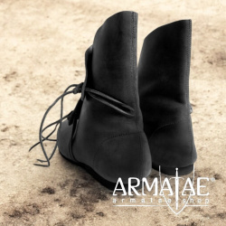 Leonardo Carbone Wikingerstiefel Joar Schwarz auf https://armatae.shop