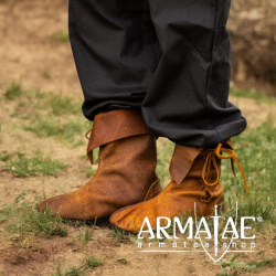 Mittelalter Stulpenstiefel aus Nubukleder Braun auf https://armatae.shop