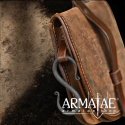 Tasche Sindri aus Fettleder, Braun auf https://armatae.shop