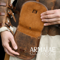 Tasche Sindri aus Fettleder, Braun auf https://armatae.shop