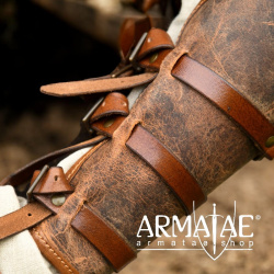 Armschützer Sindri aus Fettleder, Braun auf https://armatae.shop