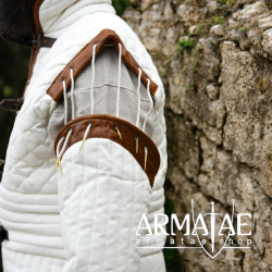 Gambeson mit abnehmbaren Ärmeln & Leder, Natur-Braun ULF-CL-29 auf https://armatae.shop