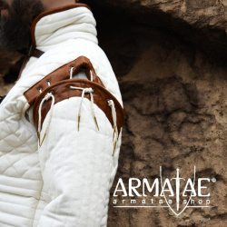 Gambeson mit abnehmbaren Ärmeln & Leder, Natur-Braun ULF-CL-29 auf https://armatae.shop