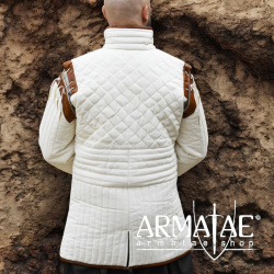 Gambeson mit abnehmbaren Ärmeln & Leder, Natur-Braun ULF-CL-29 auf https://armatae.shop