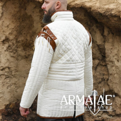 Gambeson mit abnehmbaren Ärmeln & Leder, Natur-Braun ULF-CL-29 auf https://armatae.shop