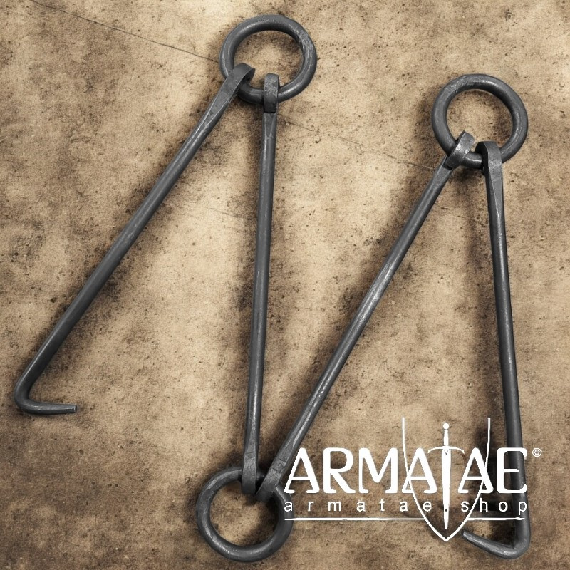 Handgeschmiedete Feuerkette auf https://armatae.shop