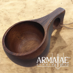 Handgearbeitete Guksi aus Akazienholz in 3 verschiedenen Varianten auf https://armatae.shop
