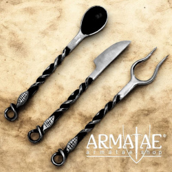 Handgeschmiedetes rustikales Besteckset auf https://armatae.shop