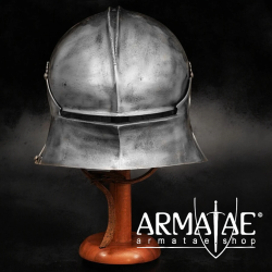 Helmständer aus Holz ca. 37 cm hoch auf https://armatae.shop