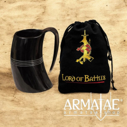 Handgefertigter Bierkrug aus echtem Ochsenhorn auf https://armatae.shop