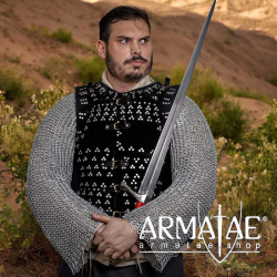 Kettenärmel – 10 mm vernietete Rundringe aus Aluminium auf https://armatae.shop