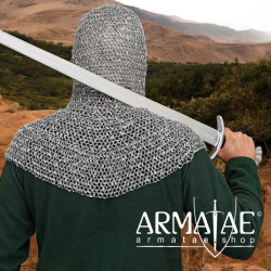 Kettenhaube aus vernieteten 10 mm Rundringen aus Aluminium auf https://armatae.shop