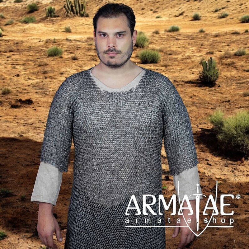 Kettenhemd Haubergeon – 10 mm vernietete Rundringe aus Stahl auf https://armatae.shop Kettenhemd Haubergeon – 10 mm vernietete Rundringe aus Stahl auf https://armatae.shop