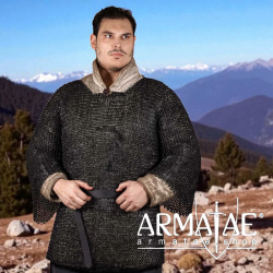 Kettenhemd Haubergeon Schwarz – 9 mm MIX auf https://armatae.shop